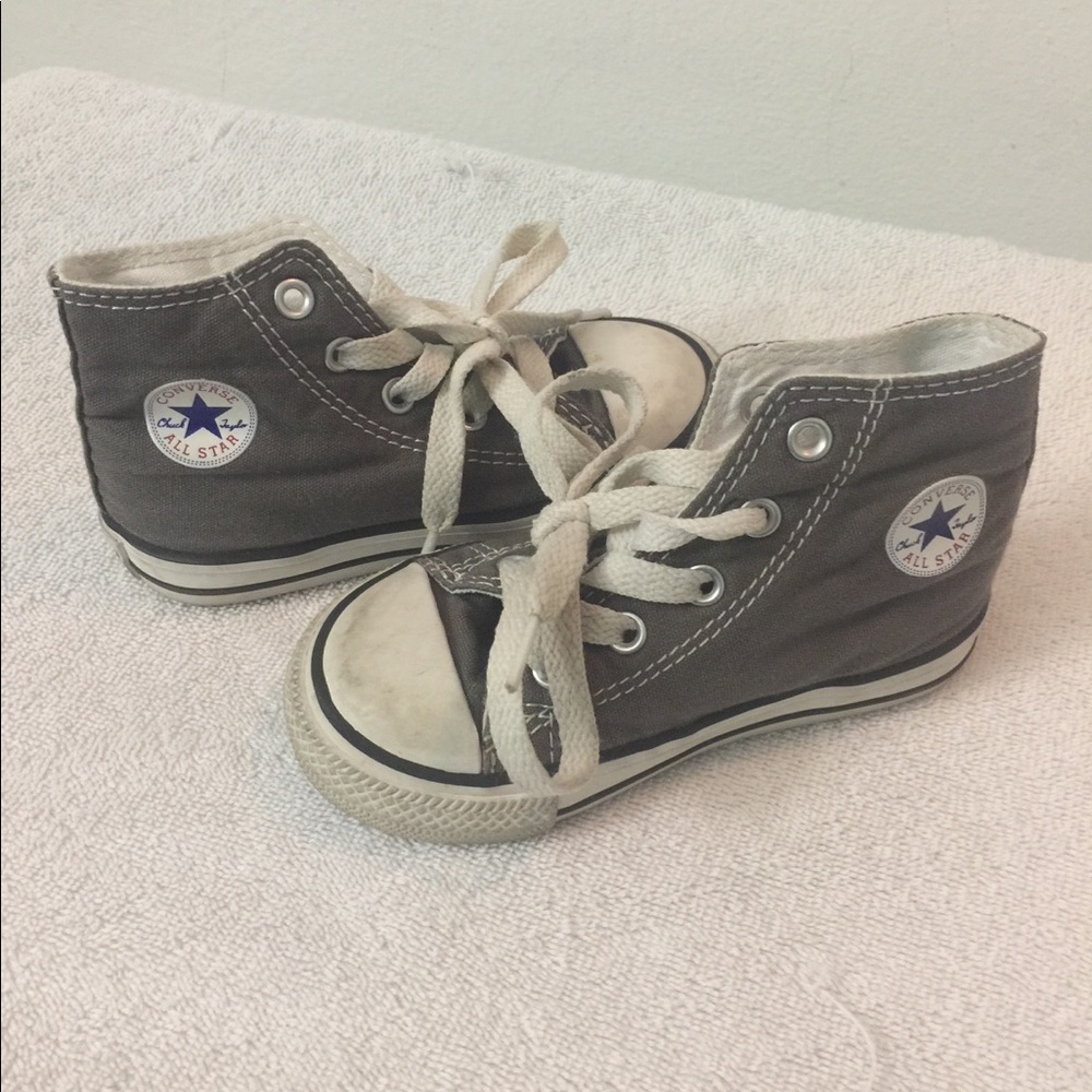 Toddler size 7 Converse